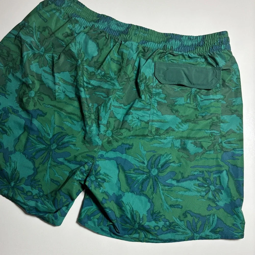 Patagonia hydro Volly Board Shorts Mens XL Green AOP Floral Tropical Beach